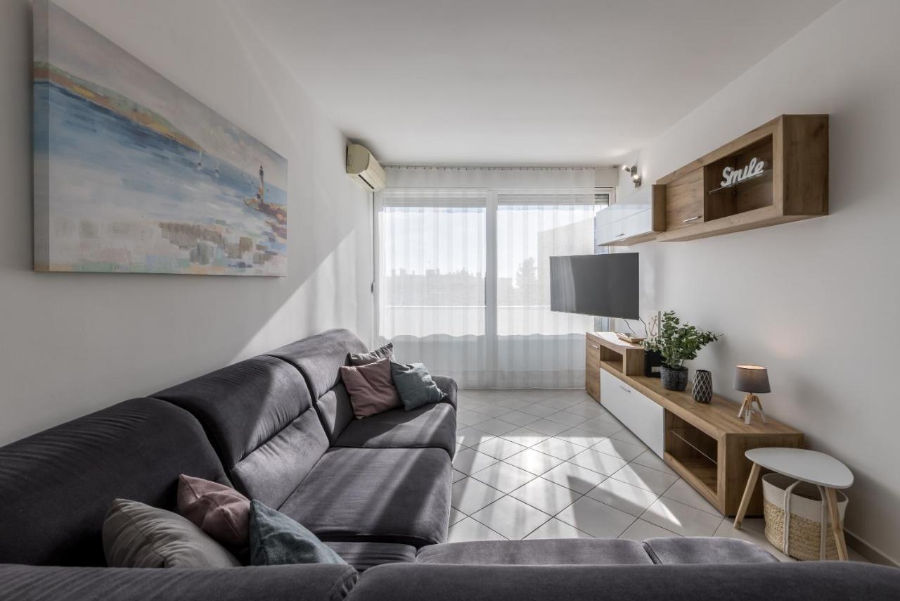 Sundowners Apartment, 52Qm, Double & Single Bed, 10 Min From Old Town Of ספליט מראה חיצוני תמונה