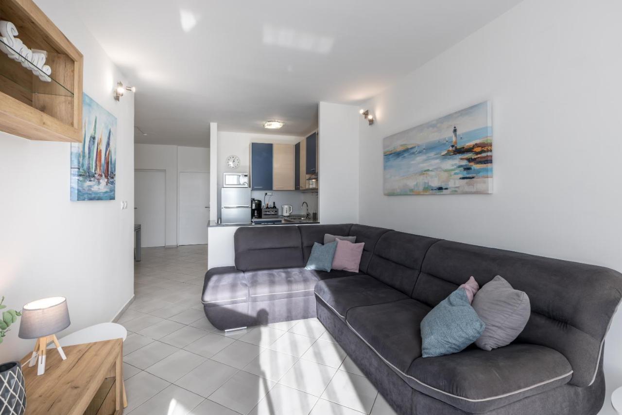 Sundowners Apartment, 52Qm, Double & Single Bed, 10 Min From Old Town Of ספליט מראה חיצוני תמונה