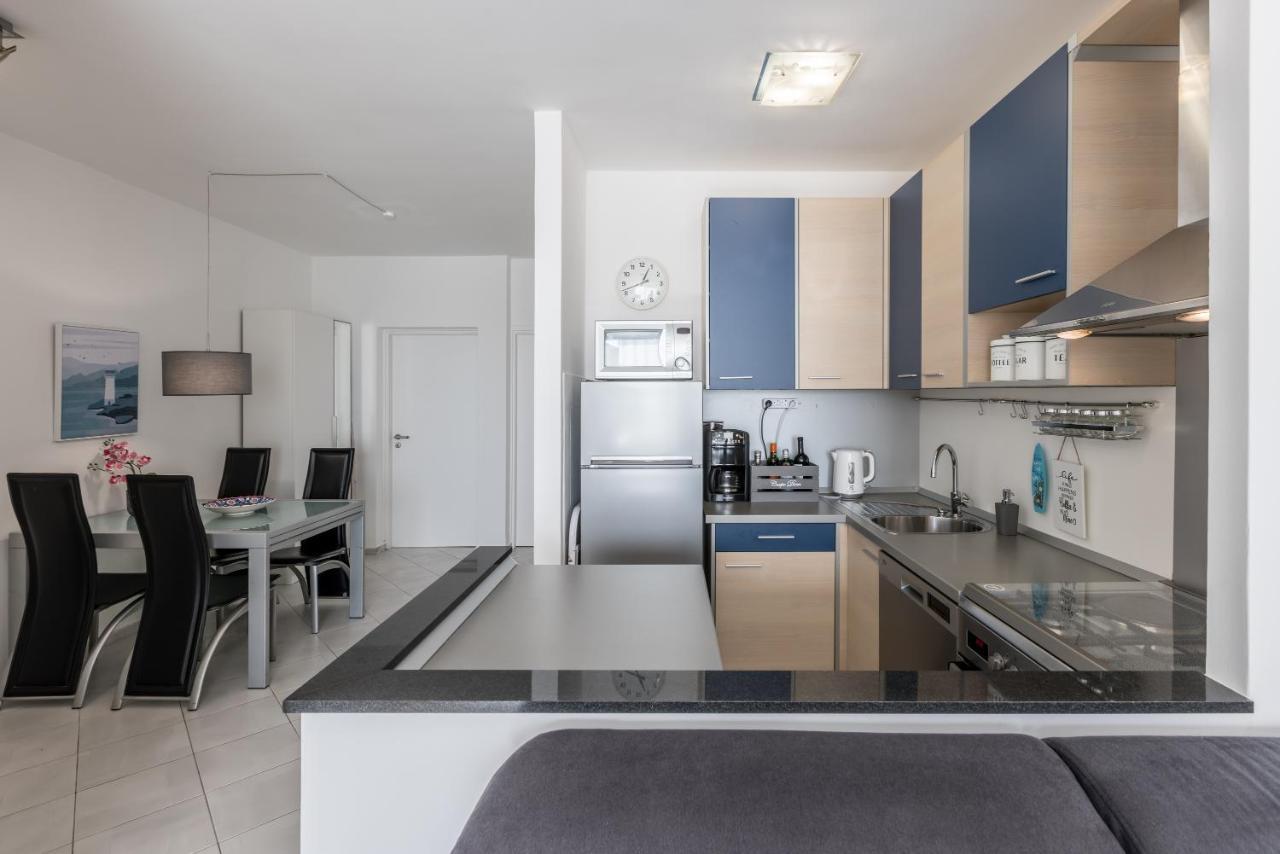 Sundowners Apartment, 52Qm, Double & Single Bed, 10 Min From Old Town Of ספליט מראה חיצוני תמונה