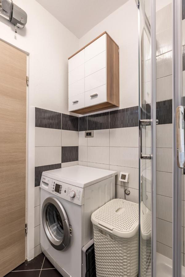 Sundowners Apartment, 52Qm, Double & Single Bed, 10 Min From Old Town Of ספליט מראה חיצוני תמונה